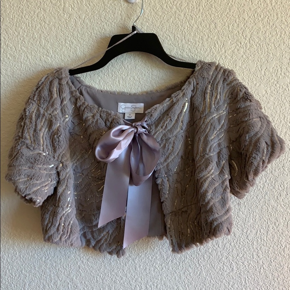 Jessica Simpson Shawl NWOT Sz M in gray + sequence